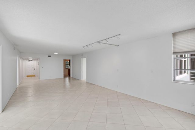 802 CYPRESS GROVE Lane 309, Pompano Beach, FL 33069