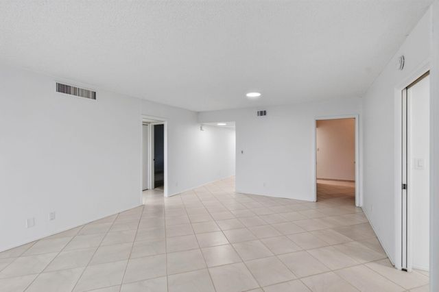 802 CYPRESS GROVE Lane 309, Pompano Beach, FL 33069