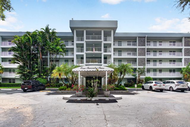 802 CYPRESS GROVE Lane 309, Pompano Beach, FL 33069