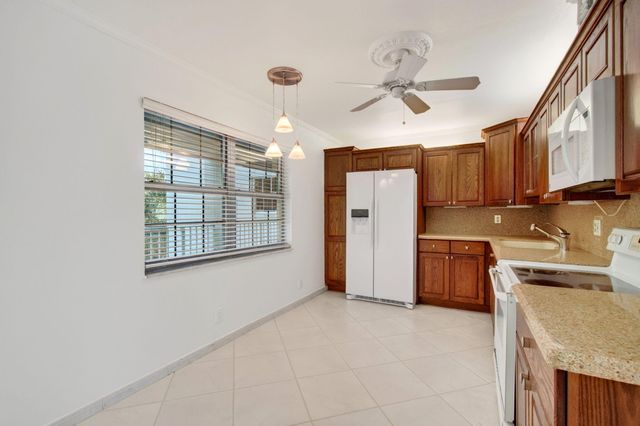 802 CYPRESS GROVE Lane 309, Pompano Beach, FL 33069