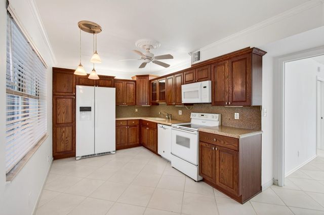802 CYPRESS GROVE Lane 309, Pompano Beach, FL 33069