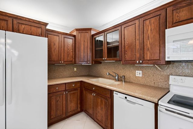802 CYPRESS GROVE Lane 309, Pompano Beach, FL 33069