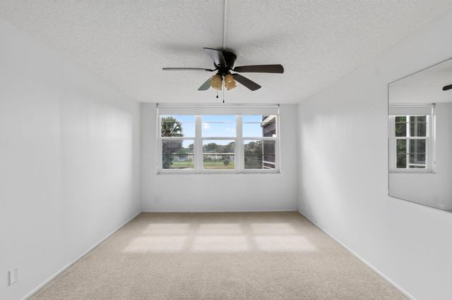 802 CYPRESS GROVE Lane 309, Pompano Beach, FL 33069