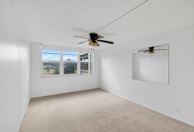 802 CYPRESS GROVE Lane 309, Pompano Beach, FL 33069