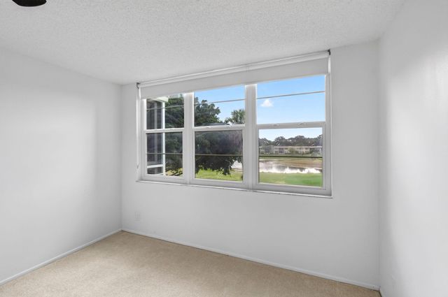 802 CYPRESS GROVE Lane 309, Pompano Beach, FL 33069