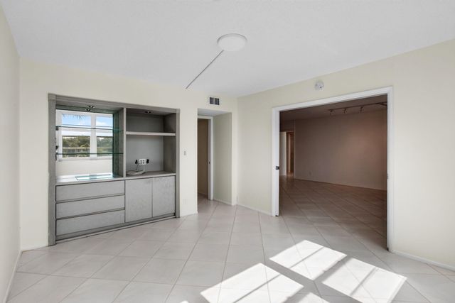 802 CYPRESS GROVE Lane 309, Pompano Beach, FL 33069