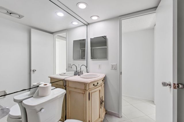 802 CYPRESS GROVE Lane 309, Pompano Beach, FL 33069