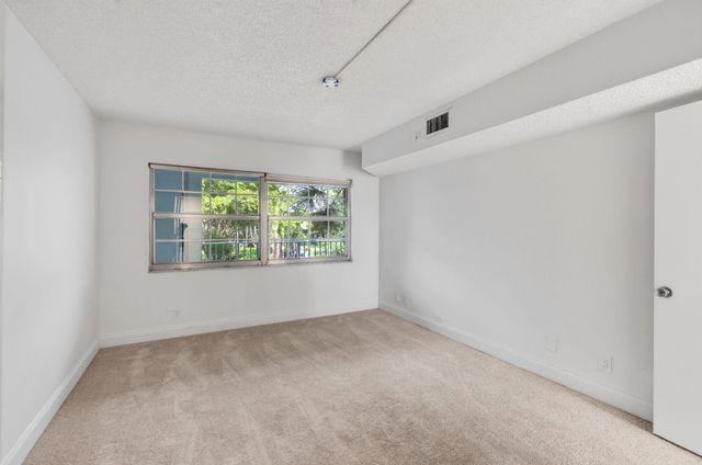 802 CYPRESS GROVE Lane 309, Pompano Beach, FL 33069