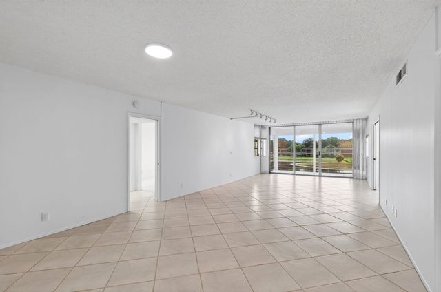 802 CYPRESS GROVE Lane 309, Pompano Beach, FL 33069