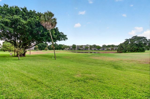 802 CYPRESS GROVE Lane 309, Pompano Beach, FL 33069