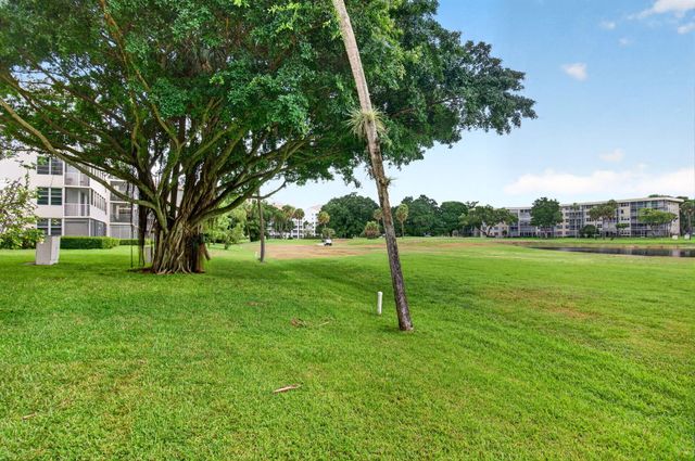 802 CYPRESS GROVE Lane 309, Pompano Beach, FL 33069