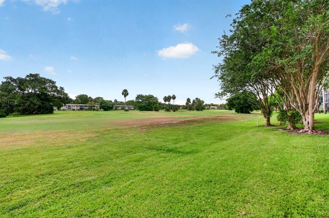 802 CYPRESS GROVE Lane 309, Pompano Beach, FL 33069