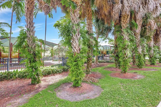 802 CYPRESS GROVE Lane 309, Pompano Beach, FL 33069