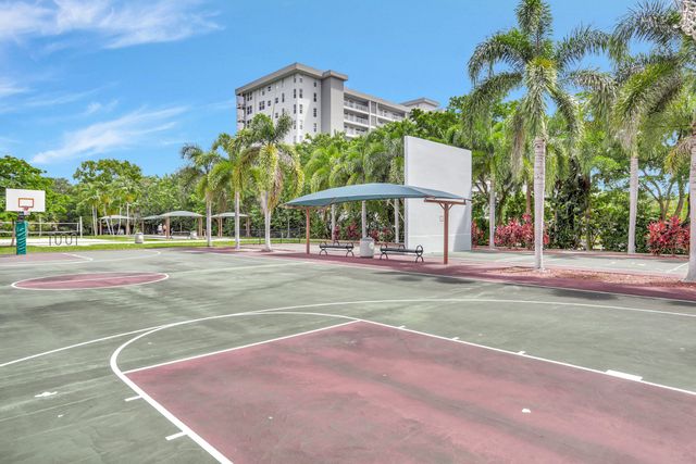 802 CYPRESS GROVE Lane 309, Pompano Beach, FL 33069