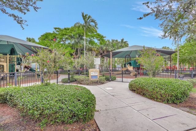 802 CYPRESS GROVE Lane 309, Pompano Beach, FL 33069