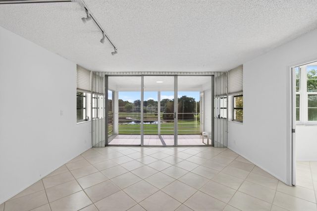 802 CYPRESS GROVE Lane 309, Pompano Beach, FL 33069