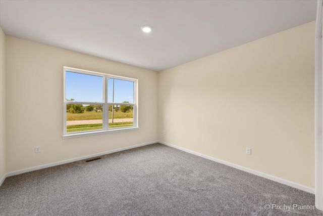 715 Apple Valley Road, Harvard, IL 60033