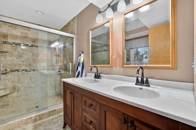 6219 Fairway Drive NW, Rochester, MN 55901