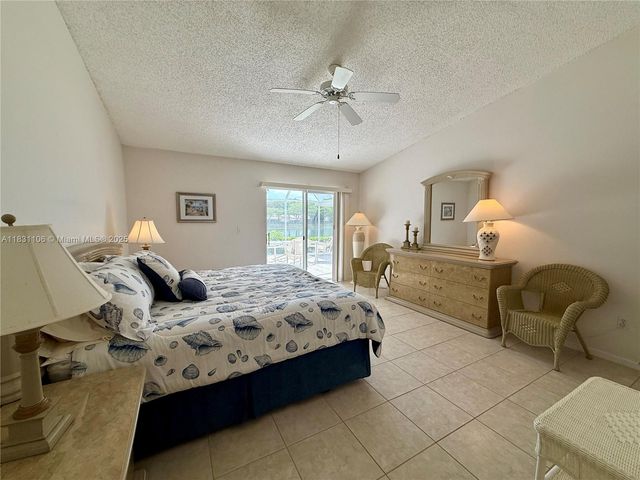 645 SE 25th Ln, Homestead, FL 33033