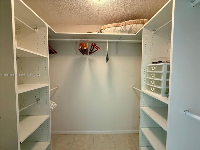 645 SE 25th Ln, Homestead, FL 33033