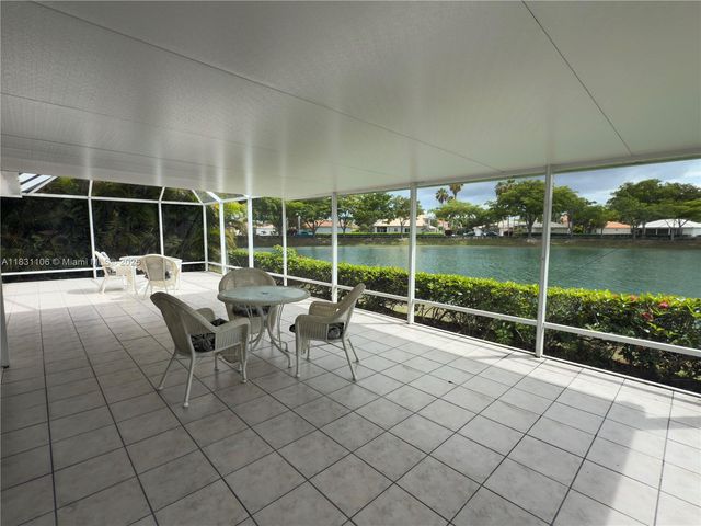 645 SE 25th Ln, Homestead, FL 33033