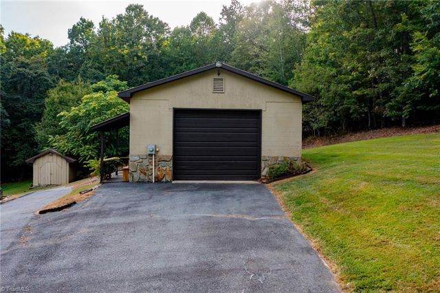 337 Pioneer Ridge, Sparta, NC 28675