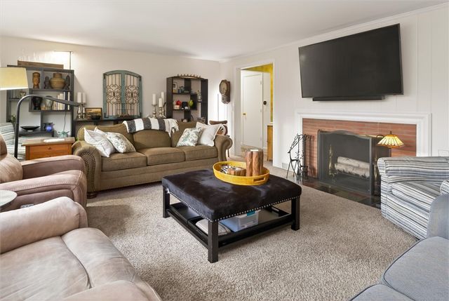 161 Nob Hill, Irondequoit, NY 14617