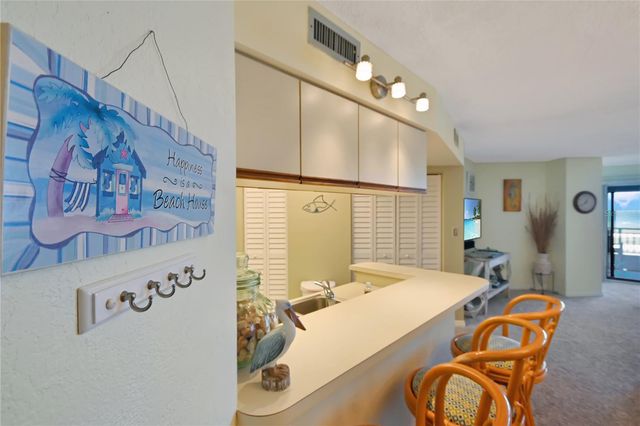 5207 S ATLANTIC AVENUE 323, New Smyrna Beach, FL 32169
