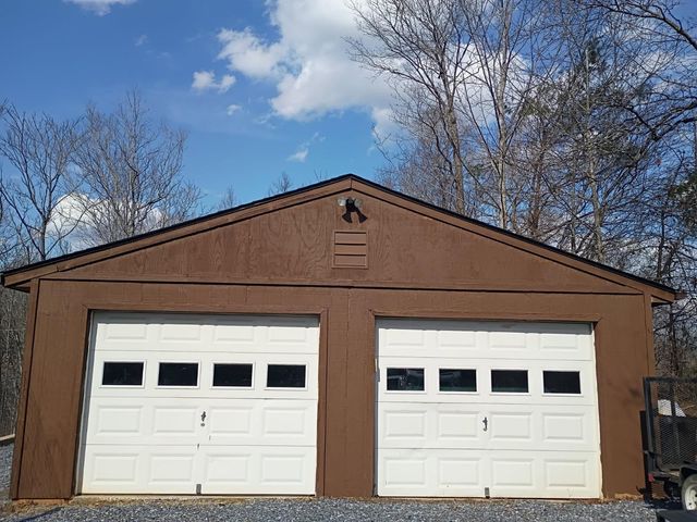 2579 Quarles RD, Thaxton, VA 24174