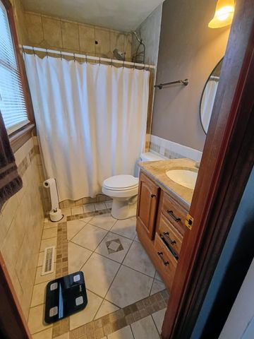 2579 Quarles RD, Thaxton, VA 24174