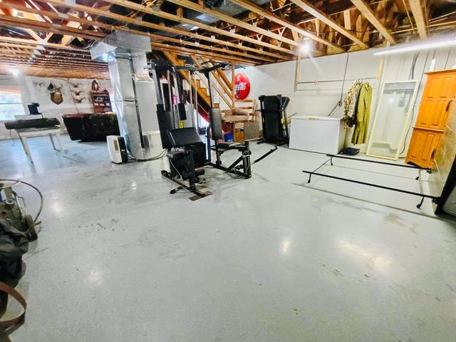 2579 Quarles RD, Thaxton, VA 24174