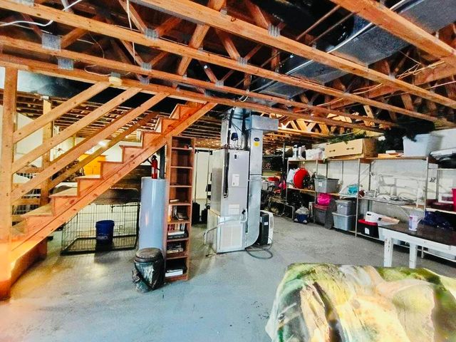 2579 Quarles RD, Thaxton, VA 24174