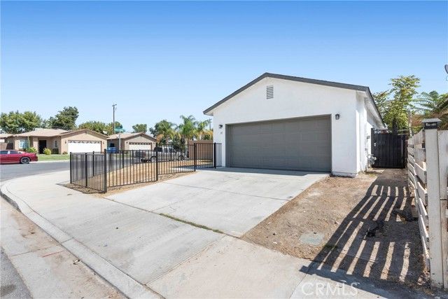 311 Ixtapa Dr, Bakersfield, CA 93307