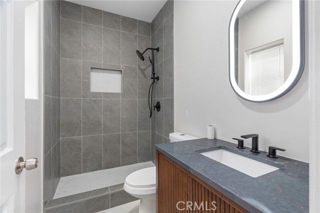 311 Ixtapa Dr, Bakersfield, CA 93307