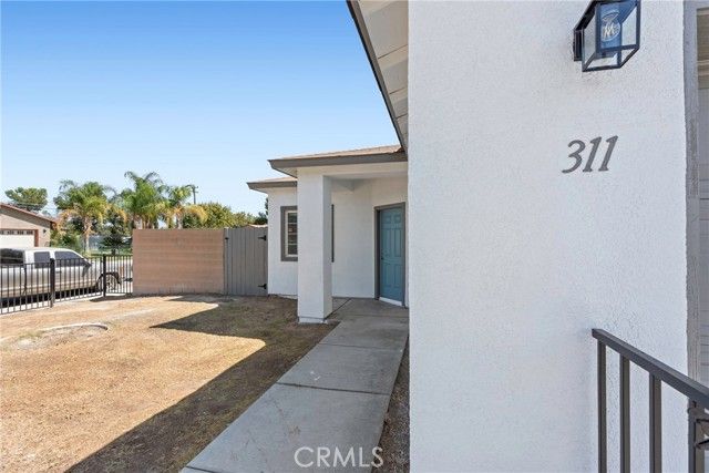 311 Ixtapa Dr, Bakersfield, CA 93307