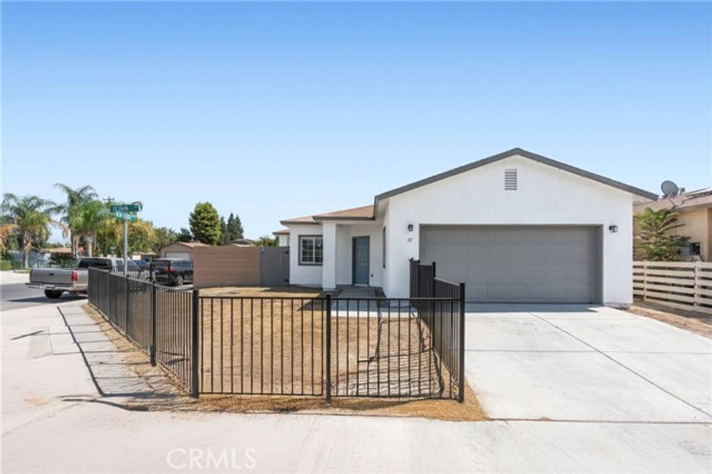 311 Ixtapa Dr, Bakersfield, CA 93307