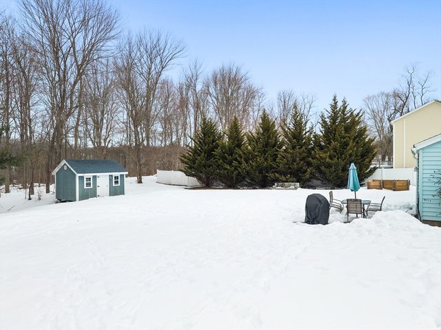 513 Old Post Rd, North Attleboro, MA 02760