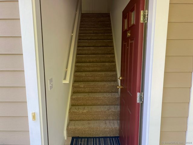 20 Orchard Street 204, Brookfield, CT 06804