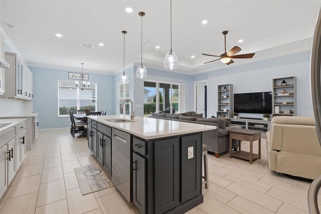 16824 RIDGEWOOD AVENUE, Montverde, FL 34756