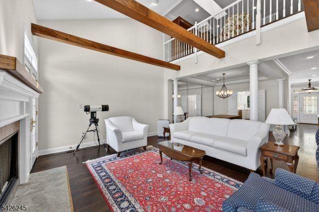 6 Osprey Ct, Washington Twp., NJ 07882