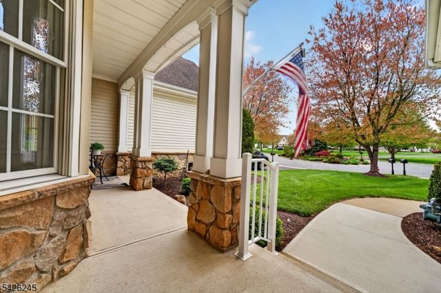 6 Osprey Ct, Washington Twp., NJ 07882