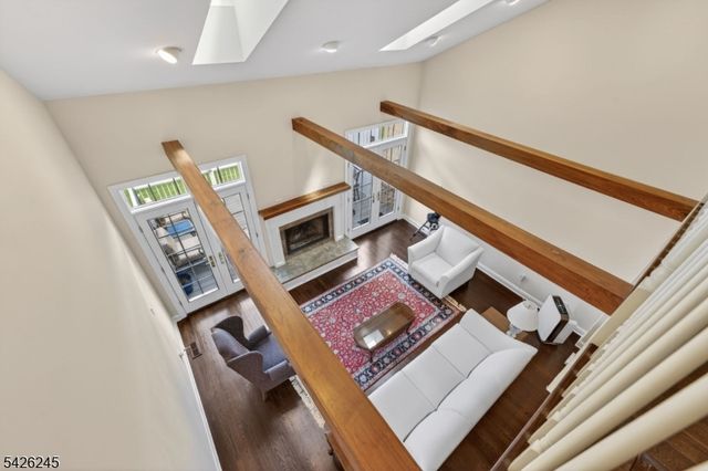 6 Osprey Ct, Washington Twp., NJ 07882