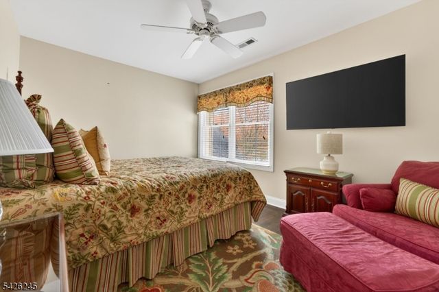 6 Osprey Ct, Washington Twp., NJ 07882