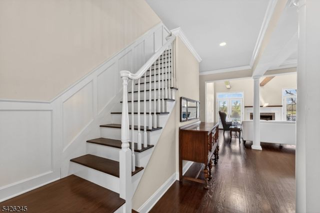 6 Osprey Ct, Washington Twp., NJ 07882