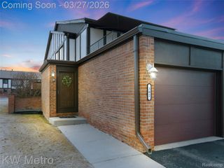 302 Country Club Drive, St. Clair Shores, MI 48082