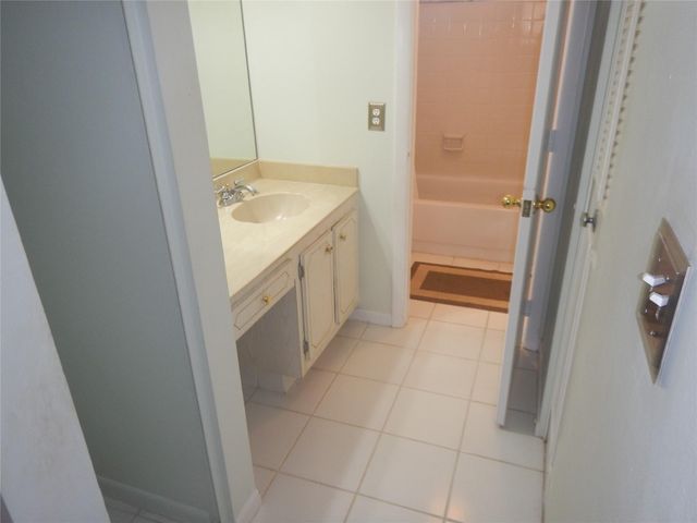 6050 NW 64th Avenue 308, Fort Lauderdale, FL 33319