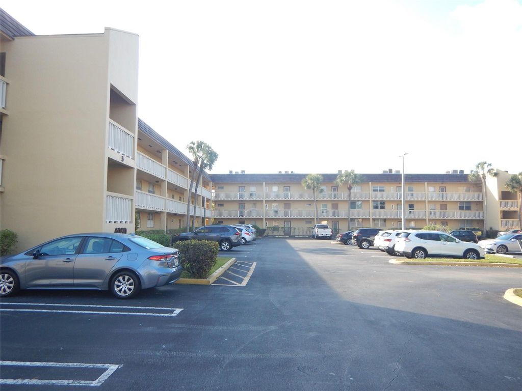 6050 NW 64th Avenue 308, Fort Lauderdale, FL 33319