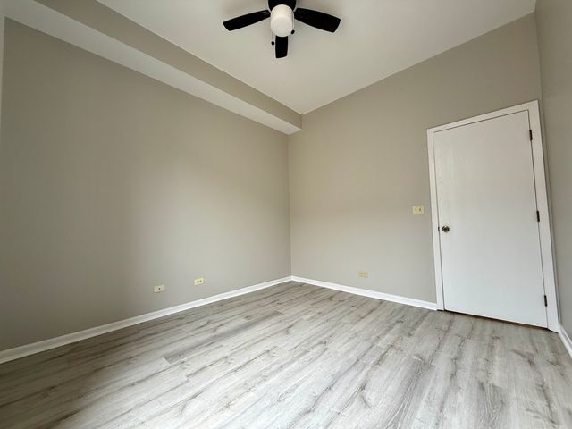 556 W 37th Street 3F, Chicago, IL 60609