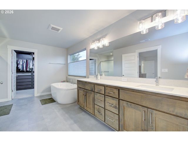 11611 Ne 135TH Ave, Brush Prairie, WA 98606