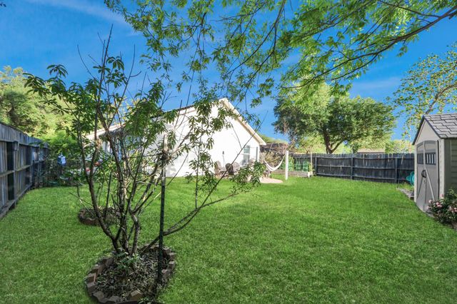 1611 Bob White Street, Brookshire, TX 77423